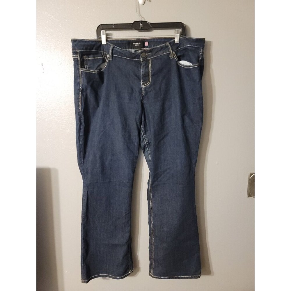 Torrid Dark Wash Blue Denim Jeans Size 22 Gold Sewing Embroidery Straight Leg
